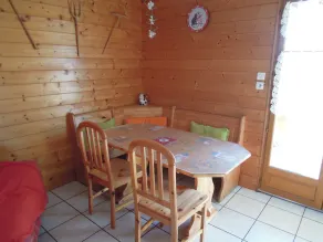 Udlejning af indhegnet hytte med grill og legeplads - Image 5
