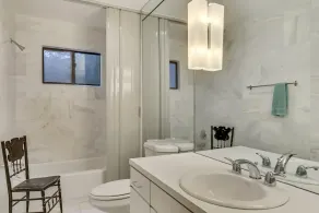 NEW LISTING : SOUTHAMPTON PRIVATE HOME!! - Image 2