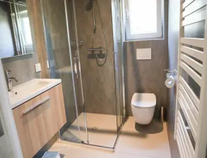 Luxury Oceanic Bungalow for 6 Guests - Image 3