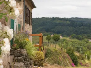 Maisonette i Corrèze | WiFi, TV, terrasse og grill, private grønne områder - Image 4