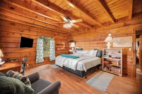 Lakefront Cabin with Guest Cabin and Rec Room. Sleeps 14 - Image 2