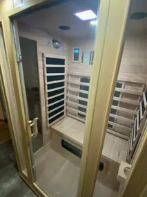 Spa Privatif Jacuzzi et Sauna, Maison de Ville 4 Personnes - Image 3