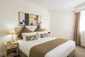 Sydney City Extra Large Security Furnished Master bedroom +a Sunroom Apartment - Image 5