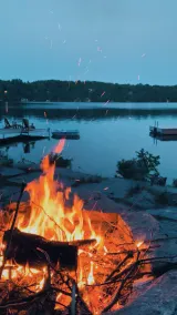 Beautiful waterfront property - Image 2