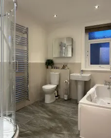 Stunning 2 bedroom apartment in central LYTHAM - Image 3