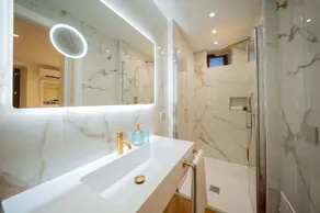 Superior Room – Ground Floor with Garden and jacuzzi  Access - Image 3