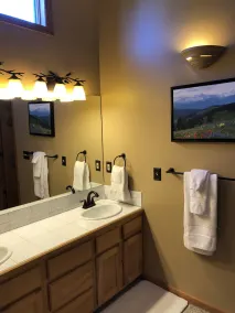 House 5 bedrooms, private hot tub, near ski areas, fire pit, views, max comfort! - Image 4