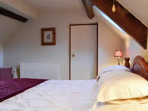 2 bedroom accommodation in Bussage, near Cirencester - Image 5