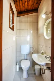 Anemone Woodstone House Shared Pool - Image 3