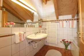Apartamento 1 (120m ²) -Unternberg-, varanda, cozinha extra, 2 de dormir e 1 sala de estar / quarto, max 5 pers, internet wireless - Image 3