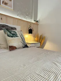 Room in apartment shared with other guests - Image 4