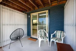 Beautifully located apartment, seconds to the bush, minutes from the beach - Image 5