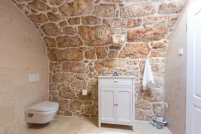 Holiday home with terrace and barbecue - Image 3