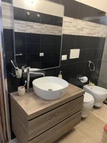 Appartamento in villa con piscina a 700m dal mare - Image 3