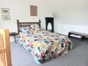decorator's dUplex in authentic natural surroundings - Image 2