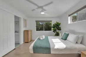 Townhouse - High Speed NBN and walk to everything - Image 5
