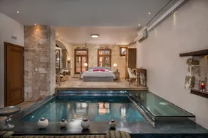 Vranas Residenza Signature Suites - Image 2