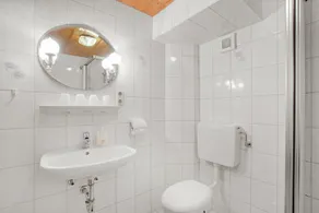 Appartement \"König\" avec terrasse, Wi-Fi, jardin et vue sur les montagnes - Image 2