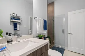 3BR En-suite in Galleria 15 Min to FIFA Sleeps 6+ - Image 4