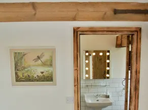 Nest Holiday Hideaway Wren Cottage-Beautiful Location in the Long Mynd Area of Outstanding Natural Beauty- WHIRLPOOL JACUZZI BATH! - Image 4