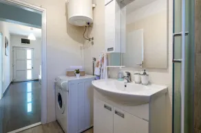 House MM - Image 3