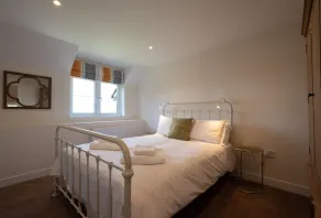 Stunning Barn Conversion | Hot Tub | Log Burner | Near Woolacombe & Croyde Beach - Image 4