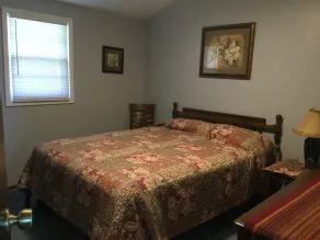 Cozy Home in on Main Street - Image 4