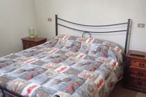 1-Bed Apartment Sleeps 2 - Free Parking and Garden - Image 3
