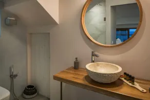 Vranas Residenza Signature Suites - Image 4