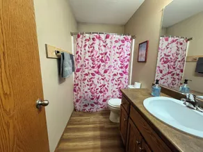 3Bed 2Bath Full Kitchen Family Neighborhood - Image 3