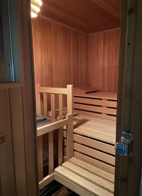Exklusiver Souterrain - zentral, ruhig mit großer Terrasse, Bergblick und privaten Sauna zzgl - Image 2