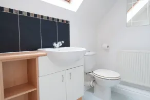 Aztec House - A Modern & Spacious 3-Bedroom Home - Image 3