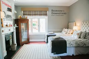 Large Luxury Architect Designed House, Sleeps 15. City 15 mins by bus. - Image 2