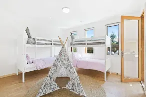 Everything Portsea, location, views, pool, entertaining, fun! (sleeps 14) - Image 5