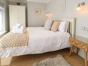 WILLOW, family friendly, country holiday cottage in Beadnell - Image 4
