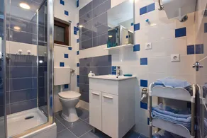 NEW MODERN APARTMENTS FOR BIGGER GROUOES (10-16) - Image 2