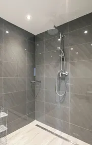 Lake View Barn Beautiful 4 bedroomed conversion sleep 9 with use of private lake - Image 3