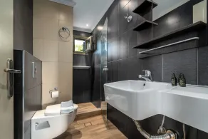 Lovely two bedroom house with private pool and great views - Image 3