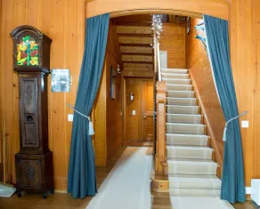 Charming Ski-in Ski-out Chalet - Image 2
