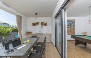 Modern Villa OL&JU for 9 persons in Pula only 1.5 km from the beach with Pool Heating - Image 3