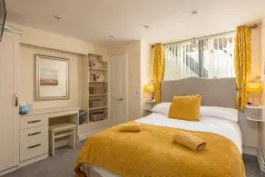 Cosy Beachside Apartment, Spectacular Views in Picturesque Village. - Image 4