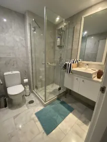 Apartamento en 1ª Línea de Playa con Terraza Cubierta y Descubierta - Image 2