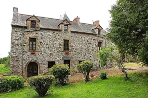 The Storyteller Apartment at Chateau Le Mur - Image 5