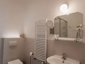 Herrliches Einfamilienhaus am Rande eines Flusses - Image 2