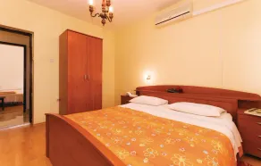 Cozy Apartment In Vlasici With Wifi - Image 5