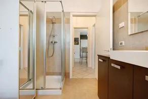 Apartamento 'Das Rote Haus' con vistas a la montaña, balcón y Wi-Fi - Image 4