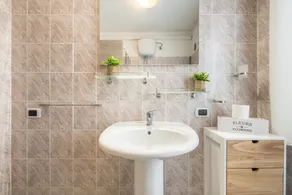 Apartment \"Noemi\" with Shared Garden and Wi-Fi - Image 5