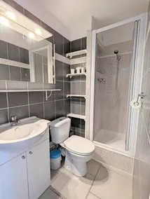 Cozy renovated apartment with parking near port / beach, cleaning included - Image 2