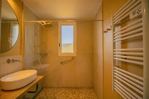 Guetali du Rocher - Image 2