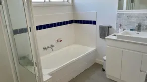 Sinclair Surfside Stay - Image 2